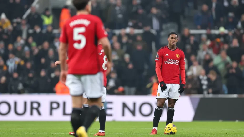 Grading Manchester United's players, losing to Newcastle 1-0 in the Premier League game. Last night - Player Ratings